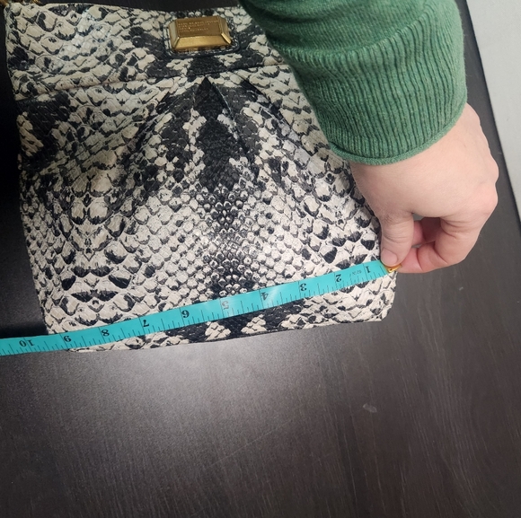 Marc Jacobs Black and White Snakeskin Crossbody Bag - Picture 5 of 8